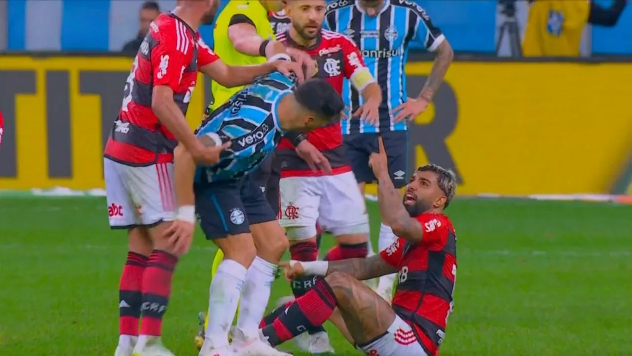 Vídeo mostra confusão entre Suárez e Gabigol durante o duelo entre Grêmio e Flamengo Suárez