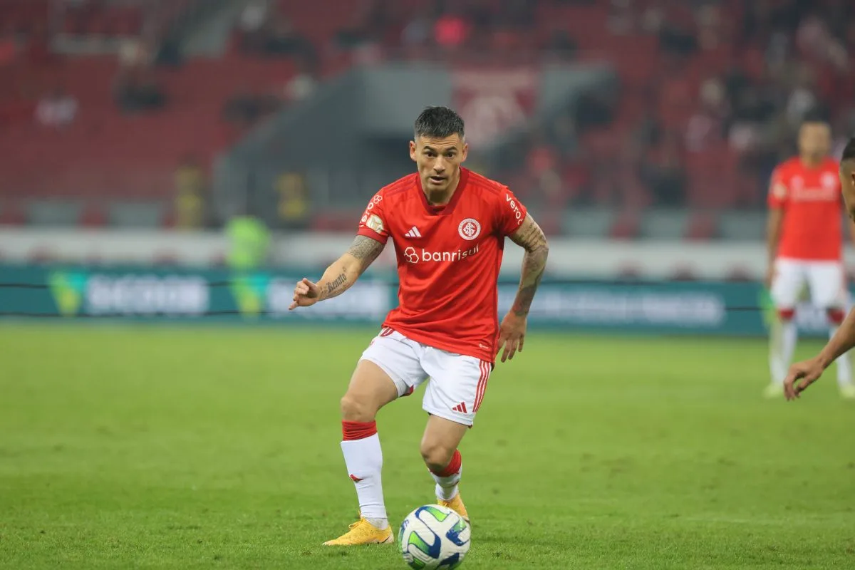 Mano Menezes falou de Enner Valencia e Aránguiz no Inter