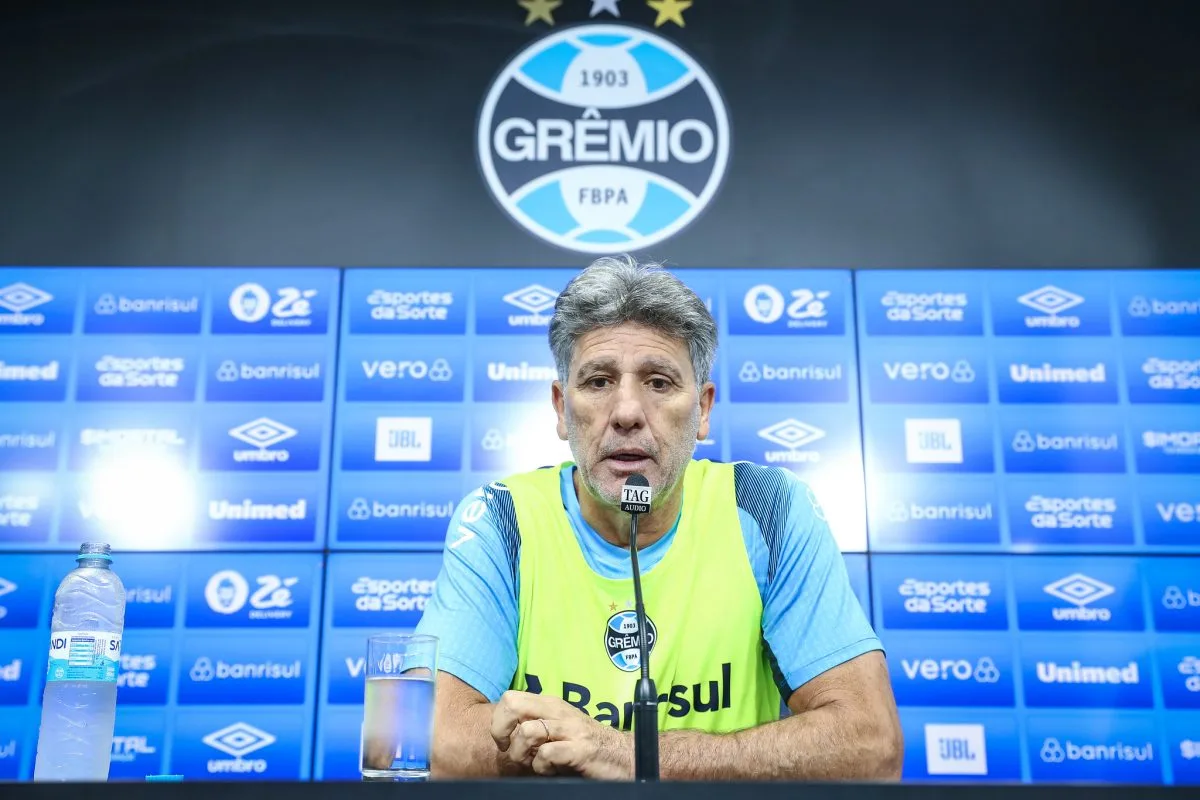 Renato em coletiva pelo Grêmio
