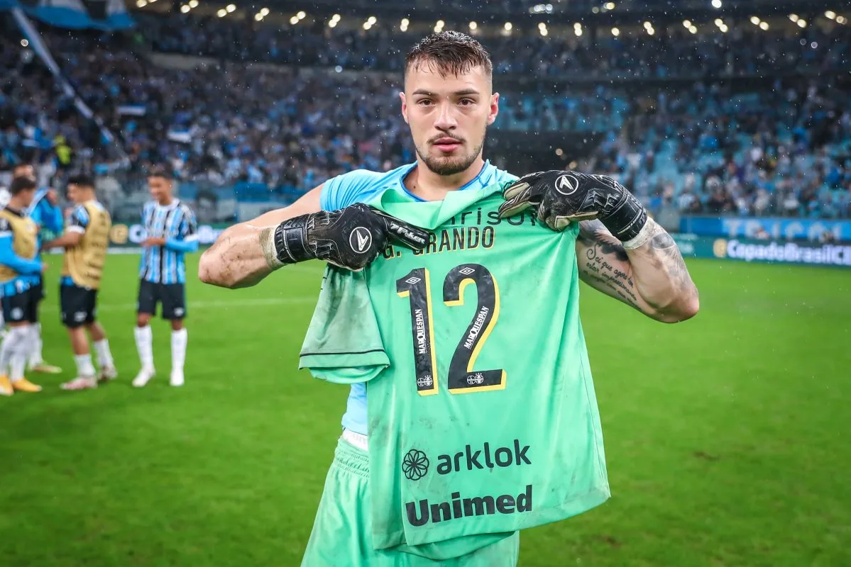 Gabriel Grando ganha moral no Grêmio após nova convocação: "Altamente profissional" Grêmio passou pelo Bahia com o brilho de Gabriel Grando
