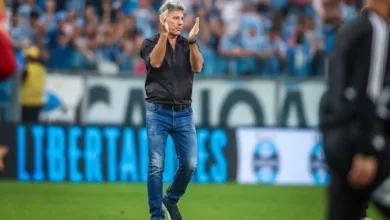 Após vitória sobre o Atlético-MG, Renato cria clima de Copa do Brasil no vestiário; assista Renato falou de Suárez no Grêmio
