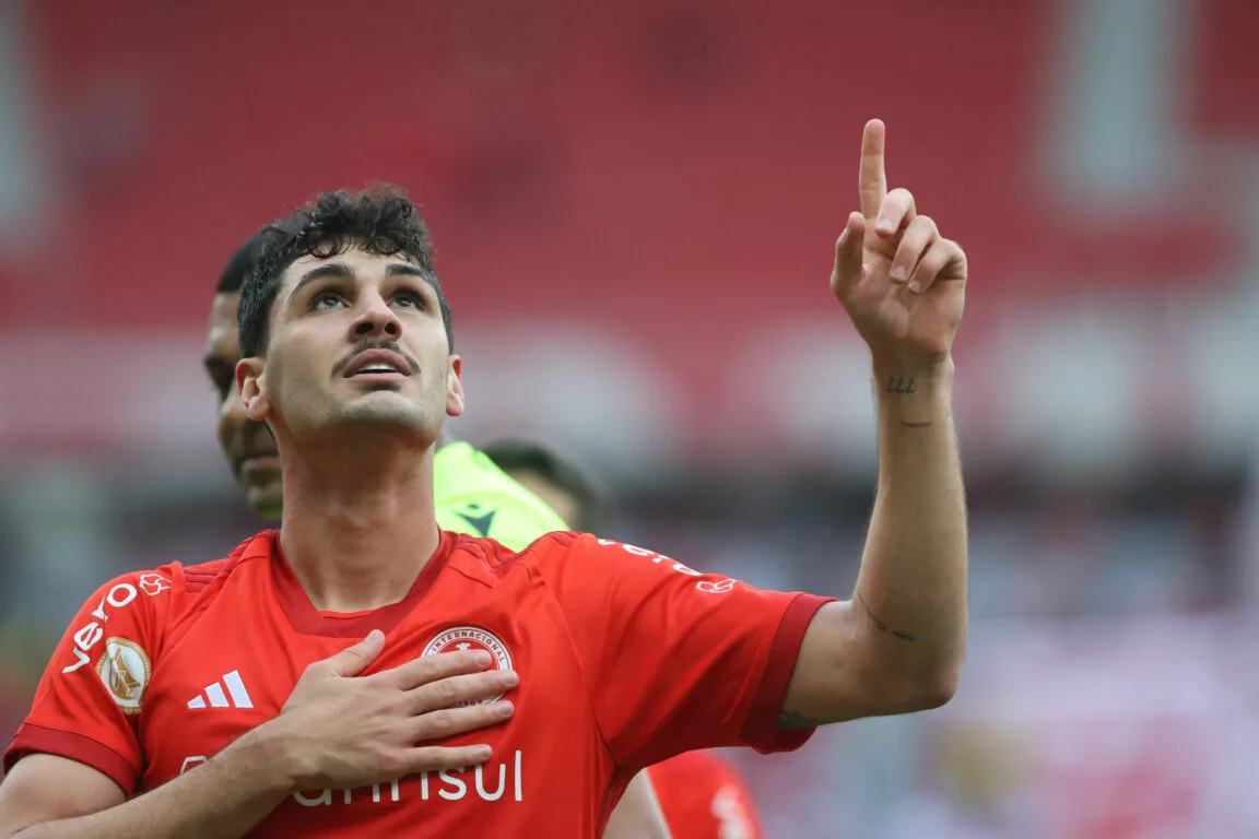 Atlético de Madrid avança por Johnny, e Inter pode lucrar milhões com negociação Johnny pelo Inter