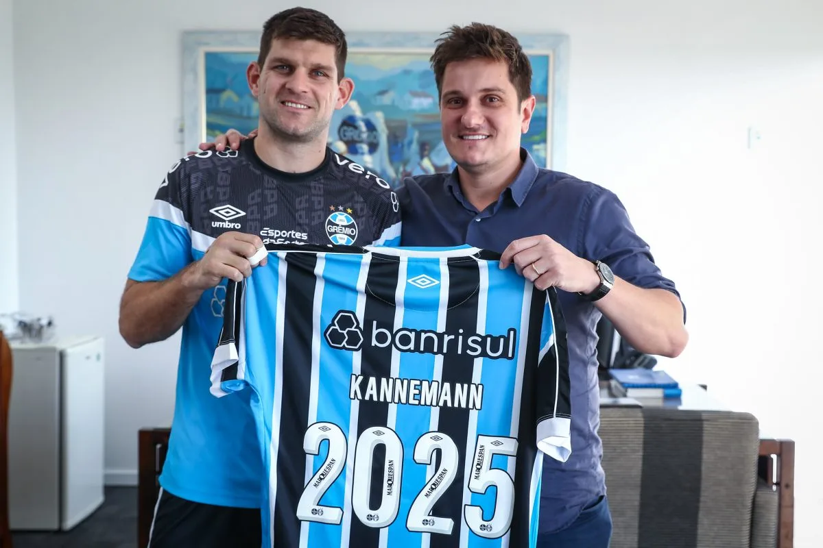 Kannemann se manifesta pela primeira vez após renovar até 2025 com o Grêmio: "Gosto daqui" Kannemann fica no Grêmio