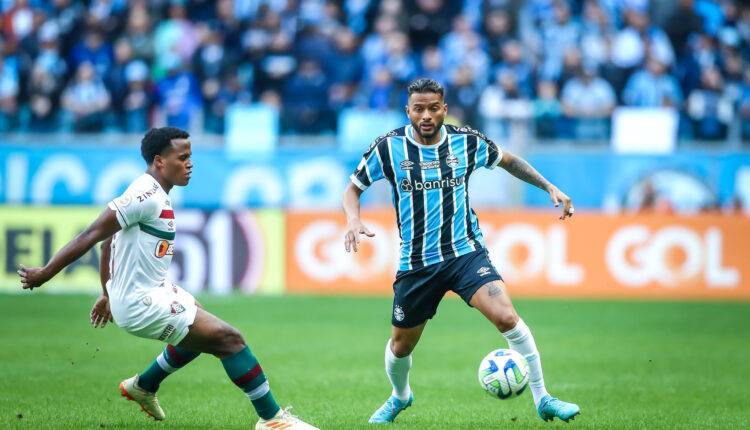 Reinaldo em atividade pelo Grêmio