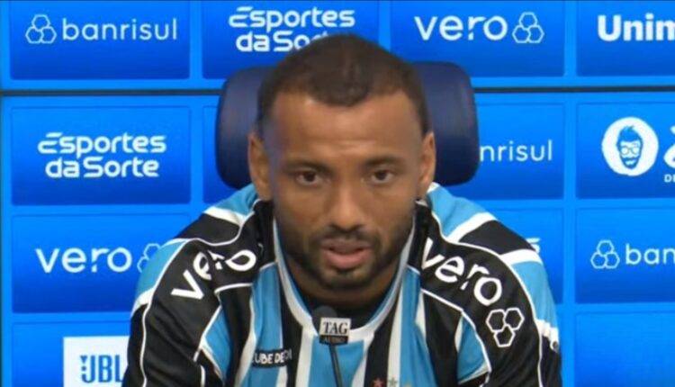 Grêmio apresentou João Pedro Galvão