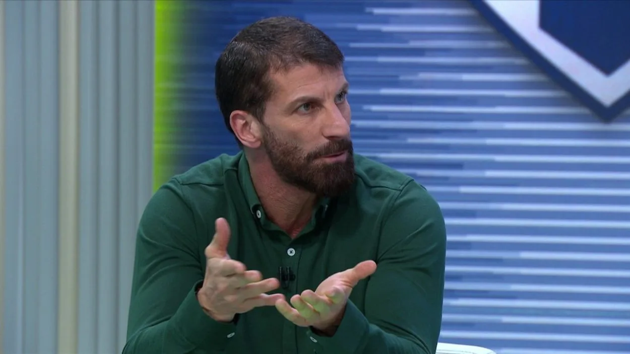 Mesmo com derrota de virada, Pedrinho destaca titular do Inter: "Brinca de jogar bola" Pedrinho falou do Inter