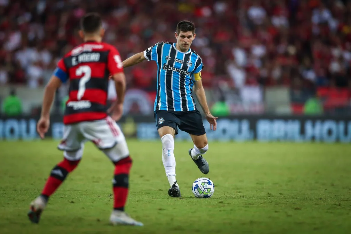 Ex-presidente do Grêmio lamenta ausência de Kannemann e pede "vontade de vencer" por virada Kannemann desfalque no Grêmio