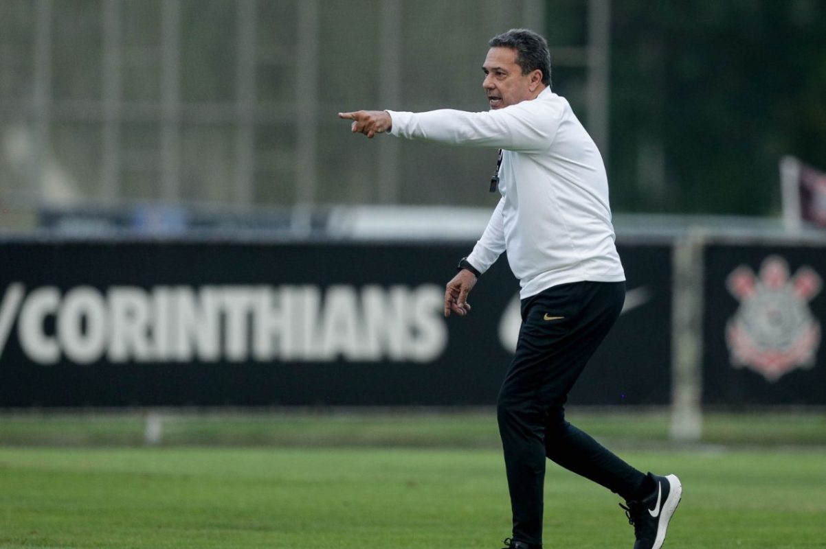 Luxemburgo comandará o Corinthians contra o Grêmio