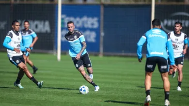Feliz pelo retorno, Luan já tem um primeiro candidato a "melhor amigo" na volta ao Grêmio Luan no Grêmio
