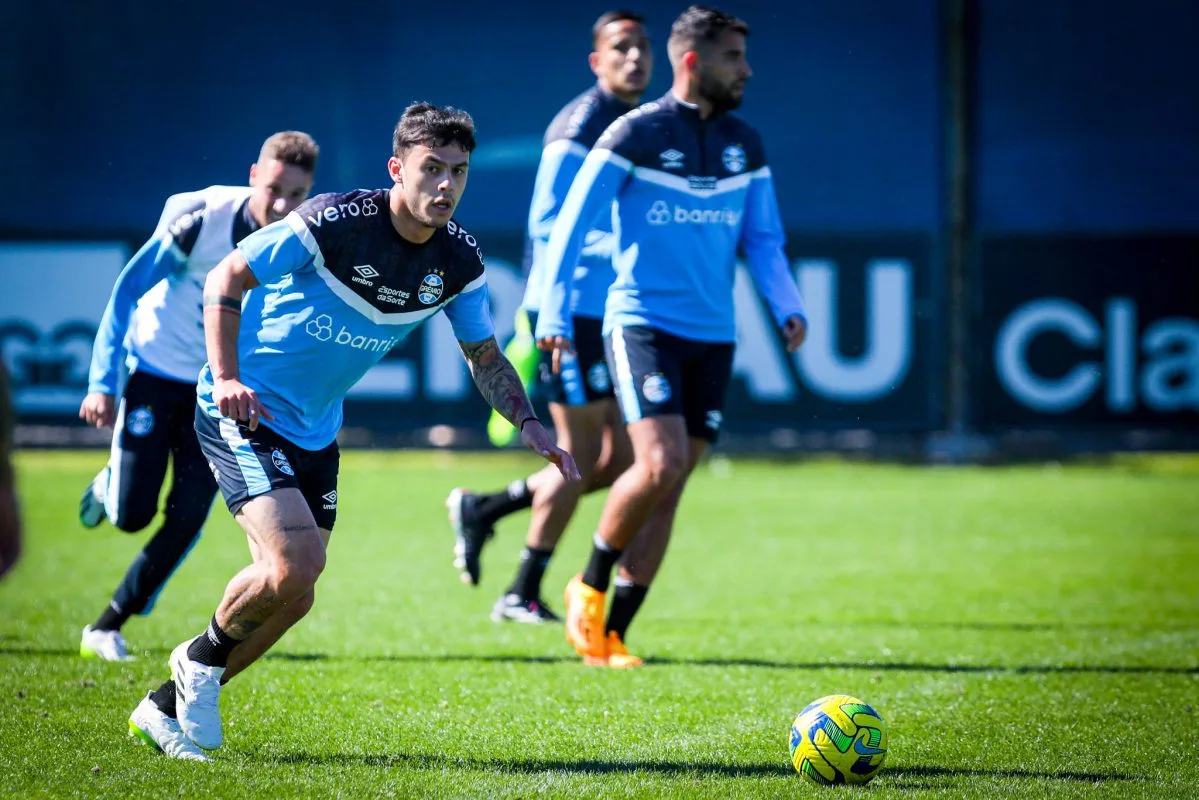 Com dúvidas no time, veja provável Grêmio, horário, onde assistir e arbitragem contra o Flamengo Grêmio