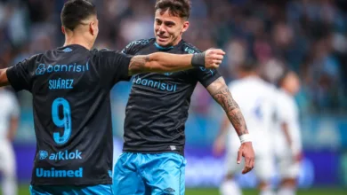 Com retorno dos "convocados", veja provável Grêmio, horário e onde assistir contra o Bragantino Suárez titular do Grêmio de novo
