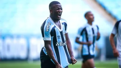 Ex-Grêmio, Elias deixa Estados Unidos e encaminha acerto para atuar no Botafogo Grêmio