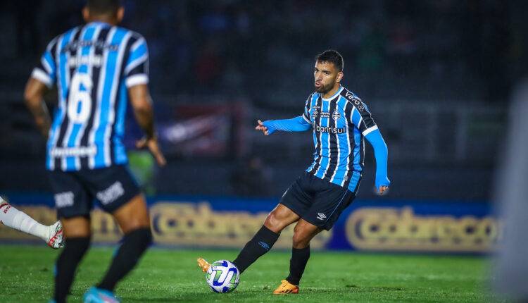 Pepê pelo Grêmio multado por Renato