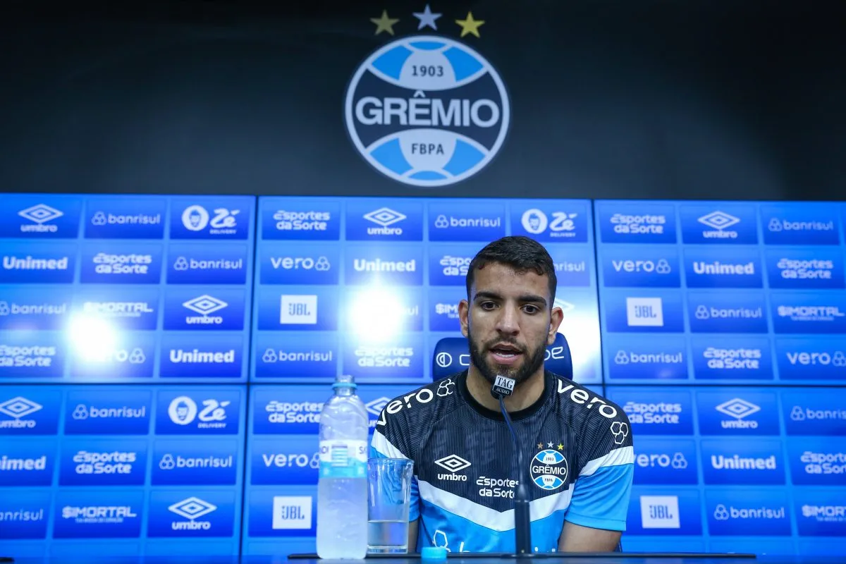 Pepê mostra solidariedade e faz doação em dinheiro para cidade gaúcha atingida pelas chuvas Pepê no Grêmio