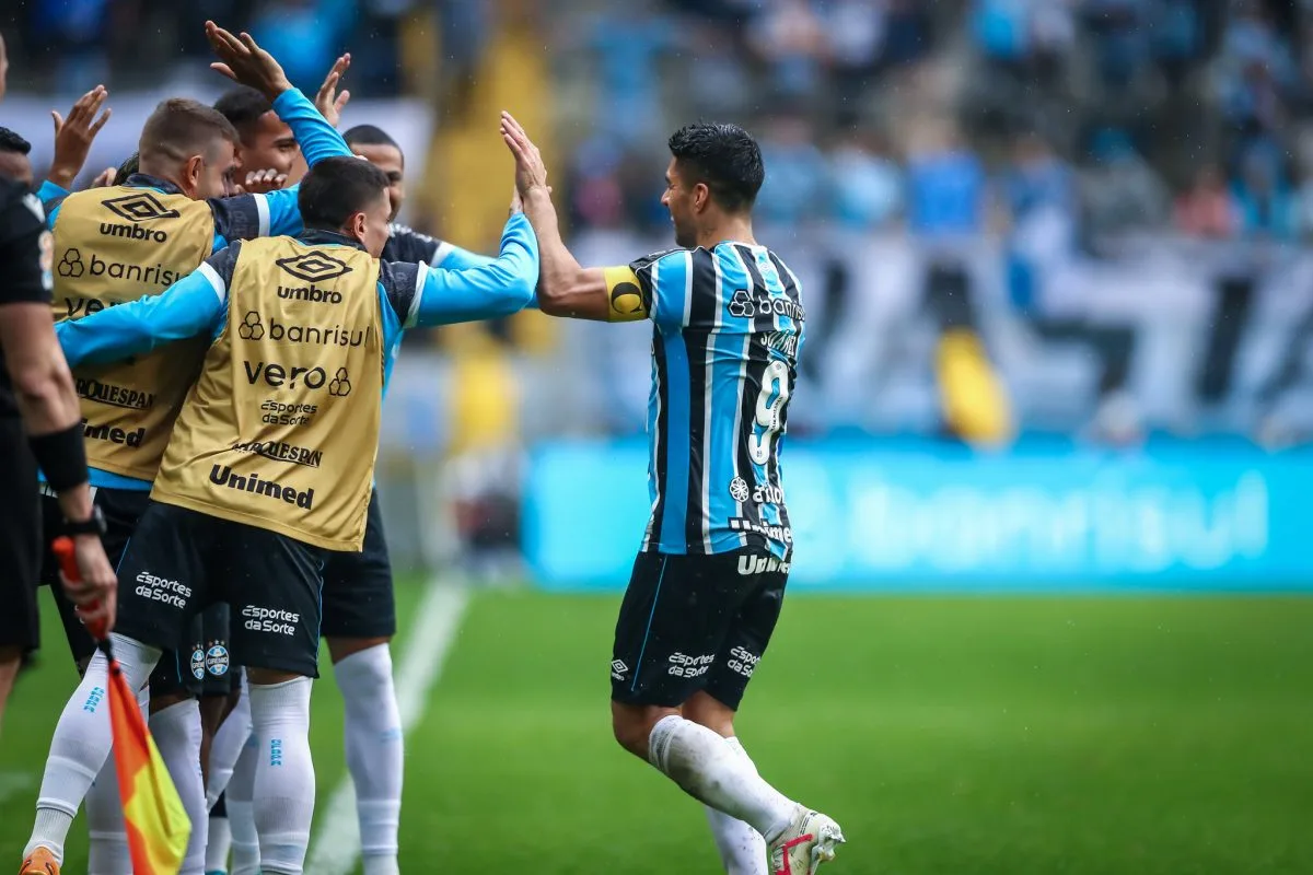 Guerra aponta o que o torcedor do Grêmio deve "sonhar" depois do fim da era Suárez Suárez pelo Grêmio
