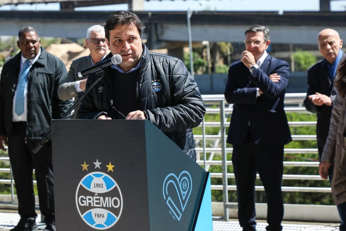 Presidente do Grêmio rebate informação de Reche sobre venda de jogador: "Verifique melhor" Grêmio tem Alberto Guerra como presidente