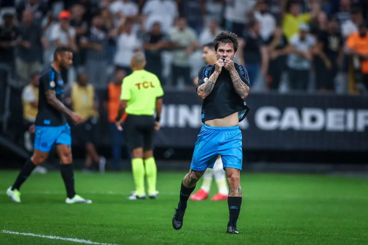 Renato elogiou Nathan no Grêmio