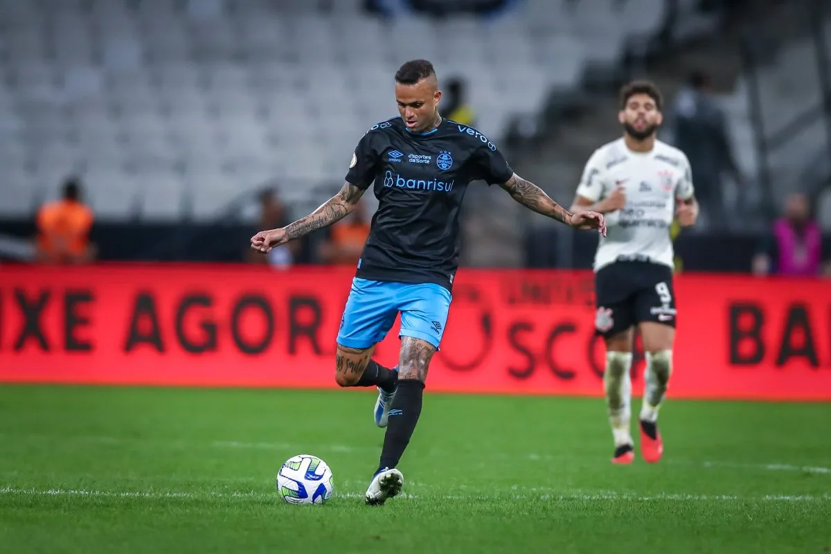 Direção do Grêmio tem a expectativa de que Luan ganhe mais minutos nos próximos jogos Luan em ação pelo Grêmio