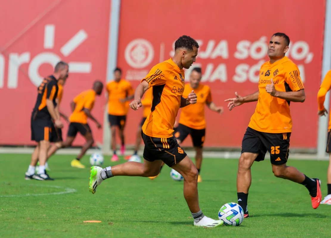 Além de Alan Patrick, Inter tem negociação bem encaminhada para renovar com volante do elenco Inter