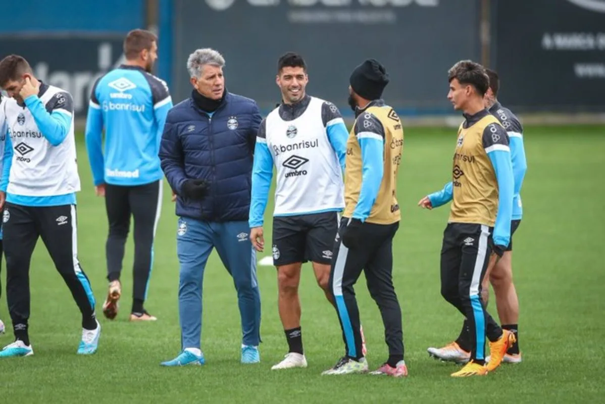 Renato compartilha vídeo e manda recado para Suárez após anúncio do uruguaio Suárez pelo Grêmio de Renato