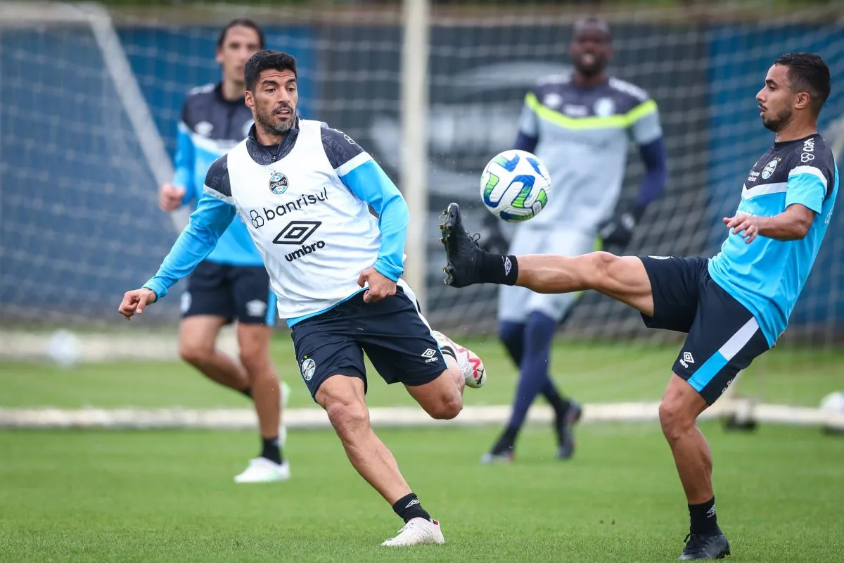 Grêmio fala em "preparação forte" e diz que Inter x Fluminense não muda em nada para o Gre-Nal Suárez pelo Grêmio