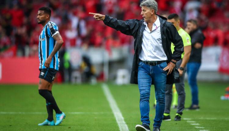 Renato durante a derrota do Grêmio no Gre-Nal