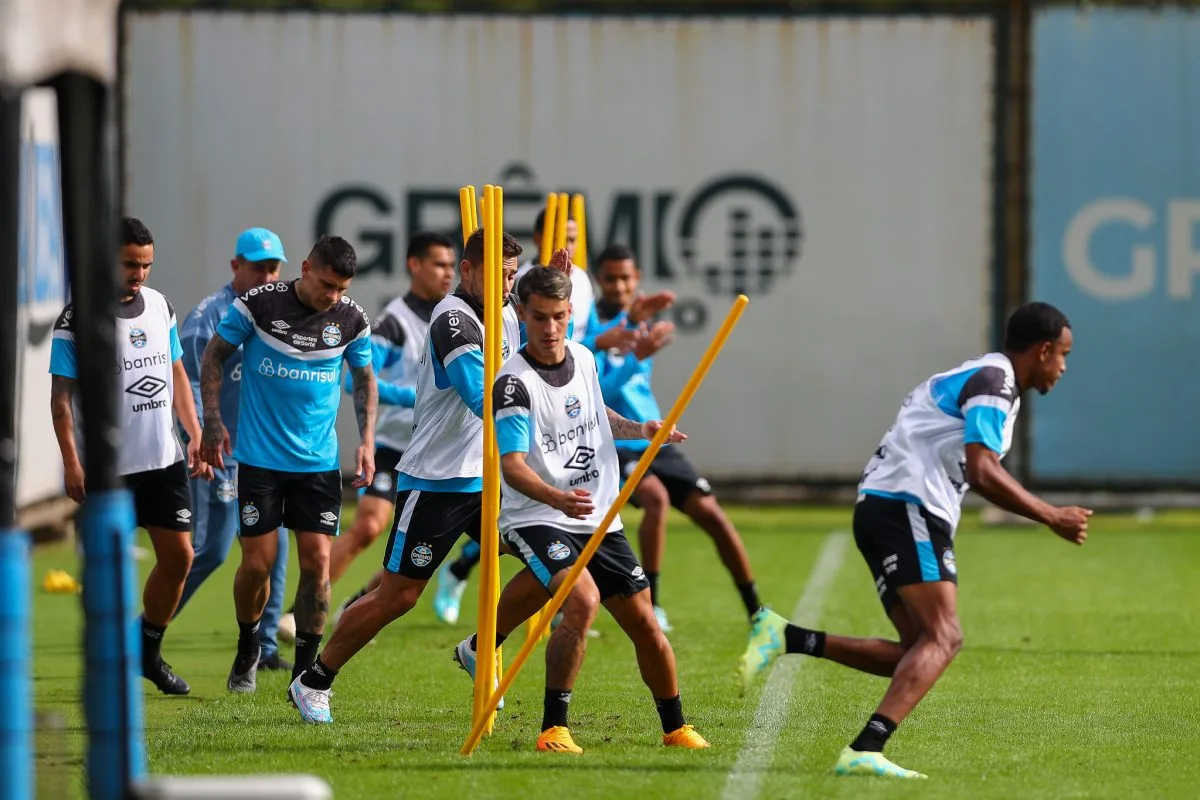 Mercado do Grêmio: interesse em atacante argentino e proposta do São Paulo por Ferreira Ferreira pelo Grêmio em treino