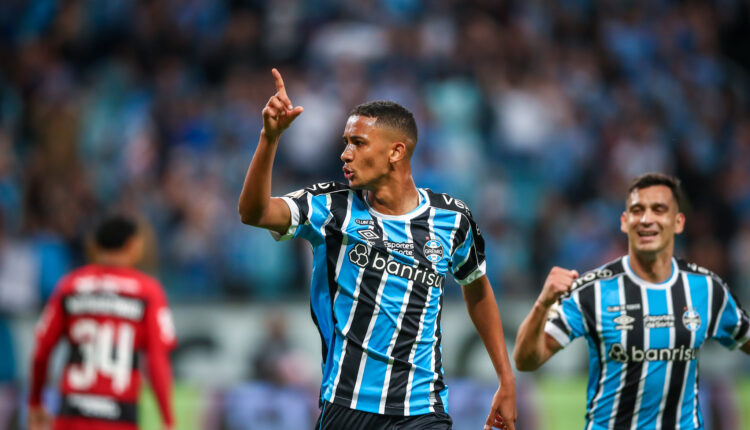 André Henrique pelo Grêmio poderia substituir Diego Costa