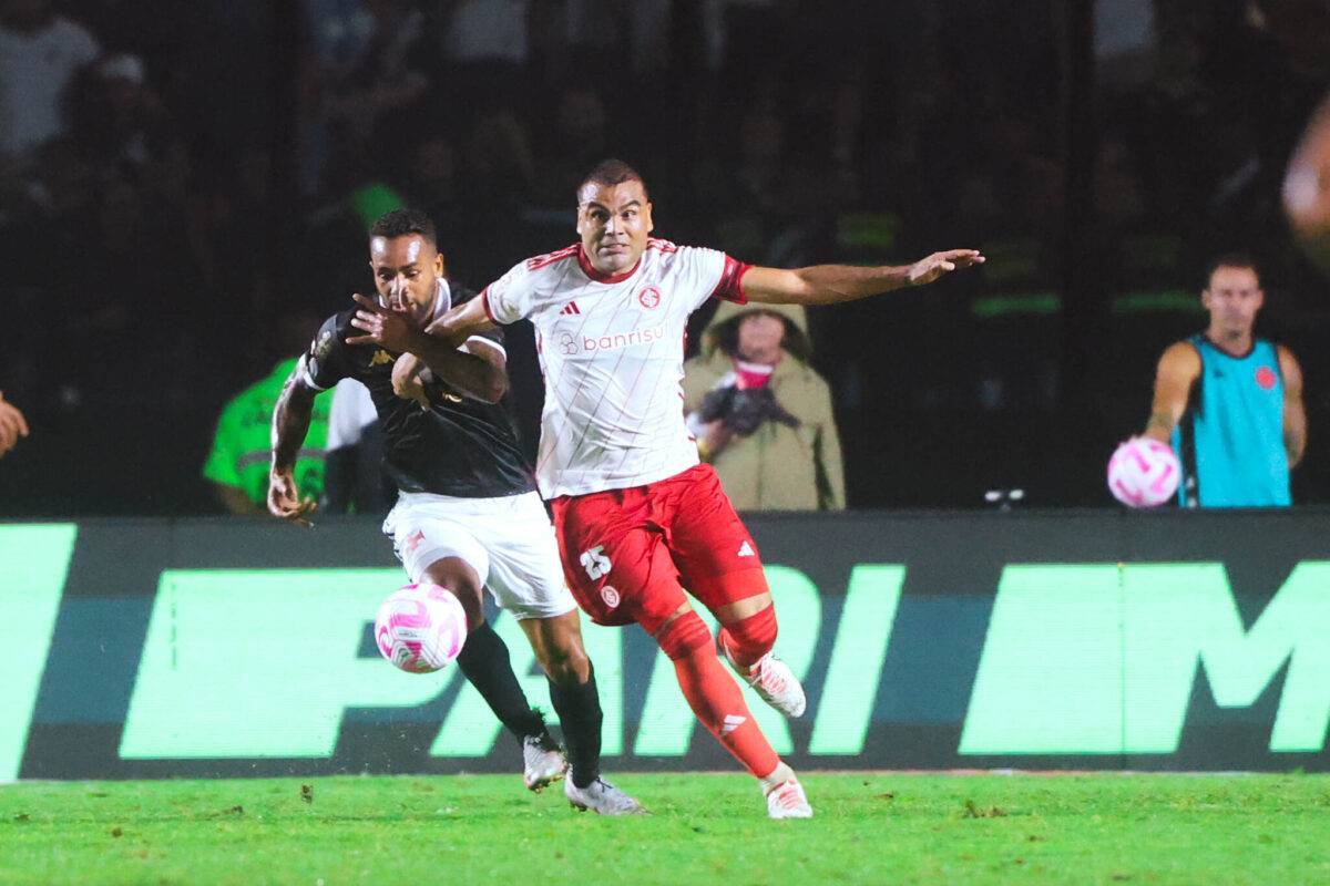 Mercado em ação pelo Inter contra o Vasco