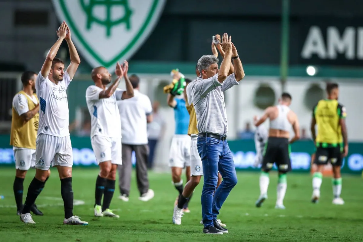 Renato escreve recado para Suárez após atuação de luxo e marca importante alcançada Renato escreveu sobre Suárez