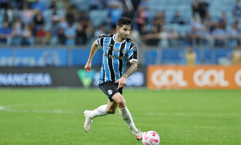 Antes de pegar o CSA, Grêmio celebra volta de Villasanti e projeta outro titular no ataque Villasanti pelo Grêmio
