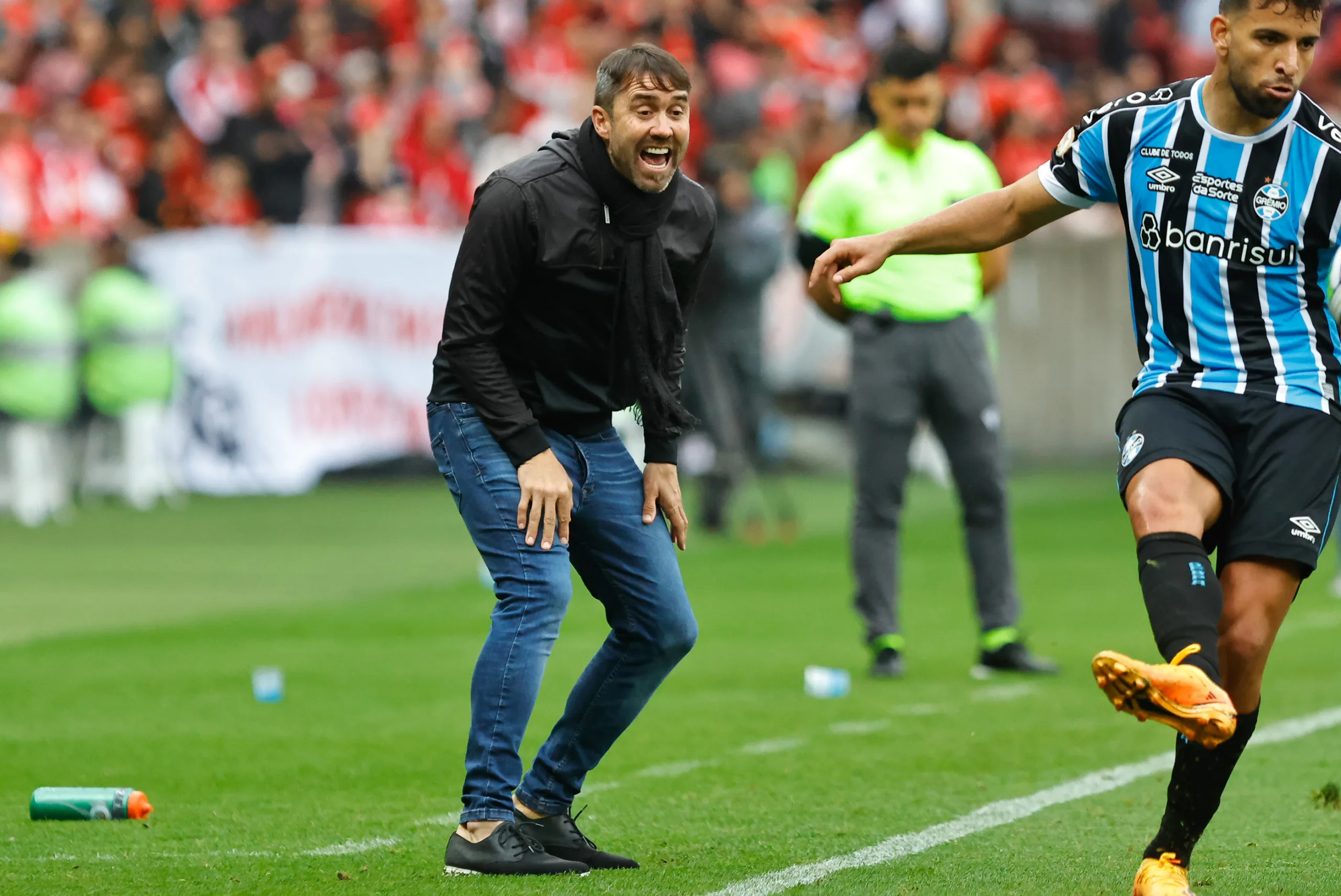 Coudet mantém dor por queda na Libertadores, mas vibra com vitória no Gre-Nal: "Carinho ao torcedor" Coudet feliz com a vitória do Inter no Gre-Nal