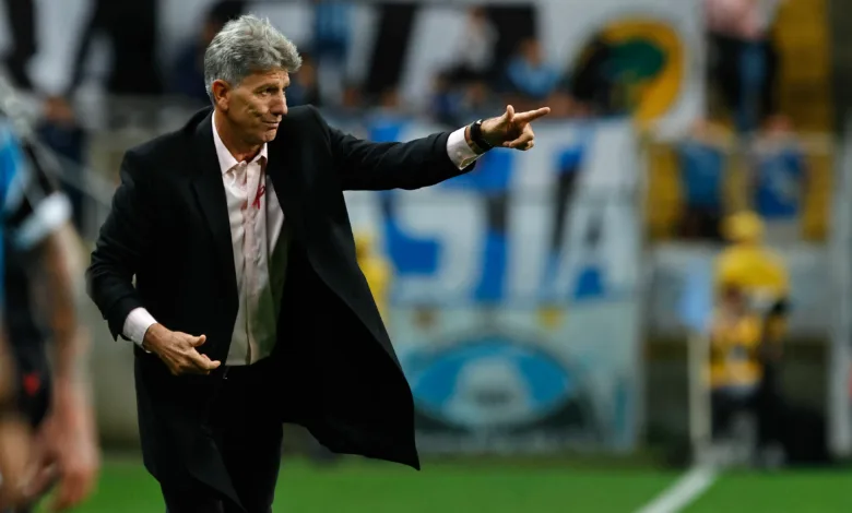 Renato vê vitória "emocionante" contra o Flamengo e revela reunião com a direção do Grêmio Grêmio de Renato