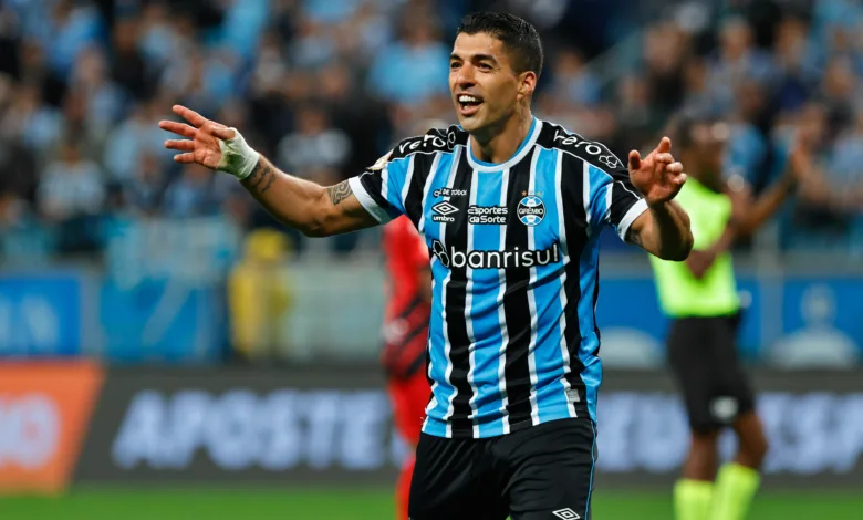 Luis Suárez, jogador do Grêmio durante partida contra o Athletico. FOTO: Roberto Vinícius/AGAFOTO