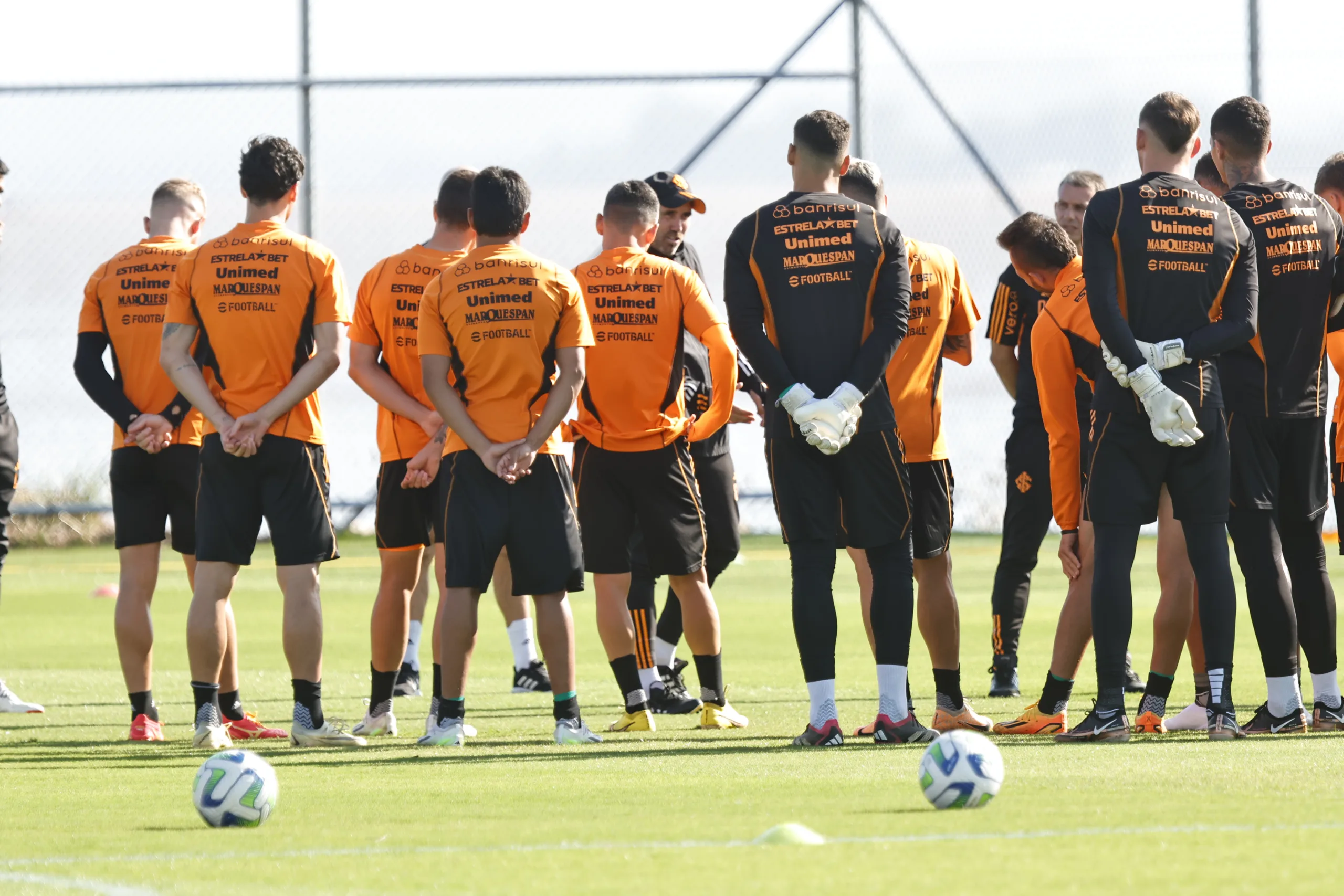 Inter tem susto em treino e Coudet pode não repetir a escalação do jogo contra o Santos Inter