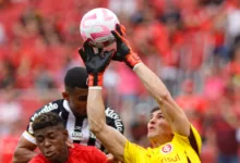 RS - ESPORTES/FUTEBOL - Sergio Rochet, goleiro do Internacional, durante partida contra o Santos, válida pela 28ª rodada do Brasileirão série A 2023. FOTO: Roberto Vinícius/AGAFOTO