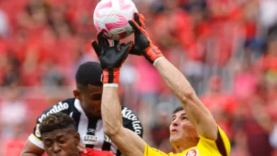 RS - ESPORTES/FUTEBOL - Sergio Rochet, goleiro do Internacional, durante partida contra o Santos, válida pela 28ª rodada do Brasileirão série A 2023. FOTO: Roberto Vinícius/AGAFOTO