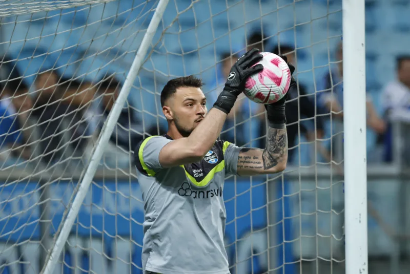 Grêmio coloca Volpi "em análise" e cogita contratar goleiro para a titularidade Grêmio coloca Volpi "em análise" e cogita contratar goleiro para a titularidade Grêmio vem avaliando quais posições buscar no mercado do meio do ano além de um zagueiro pela direita, que é prioridade total.