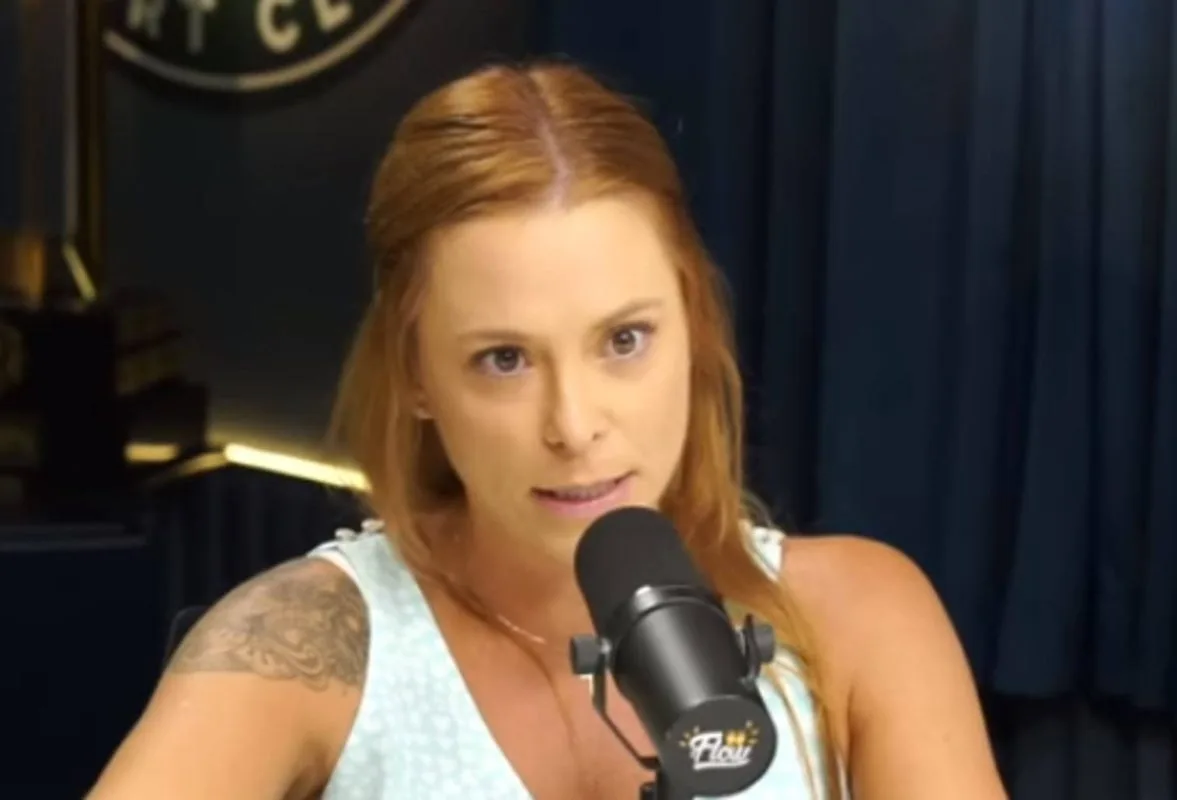 Apresentadora critica Renato por resposta sobre "falta de tempo para treinar" em coletiva Renato