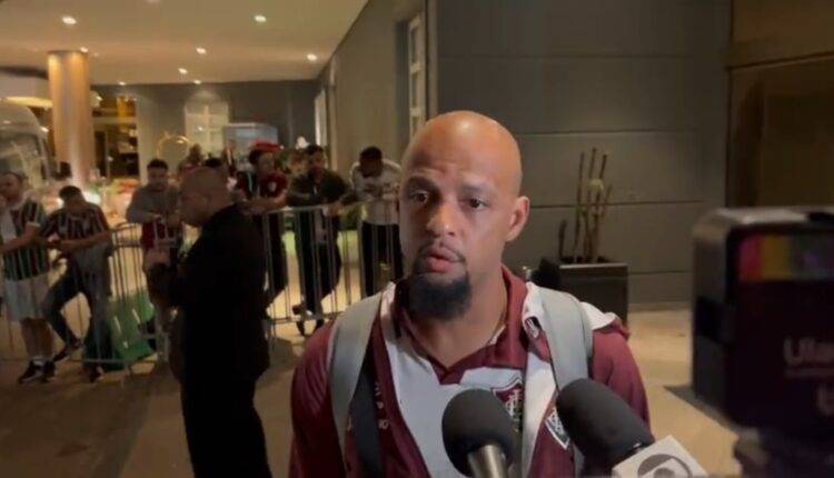 Felipe Melo pega o Inter