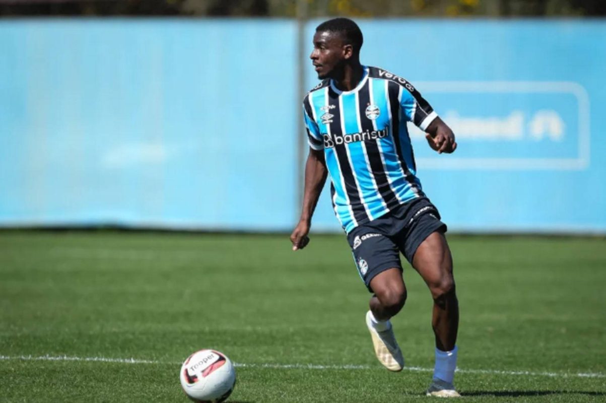 Wesley atuando contra o Grêmio pelo Brasileirão