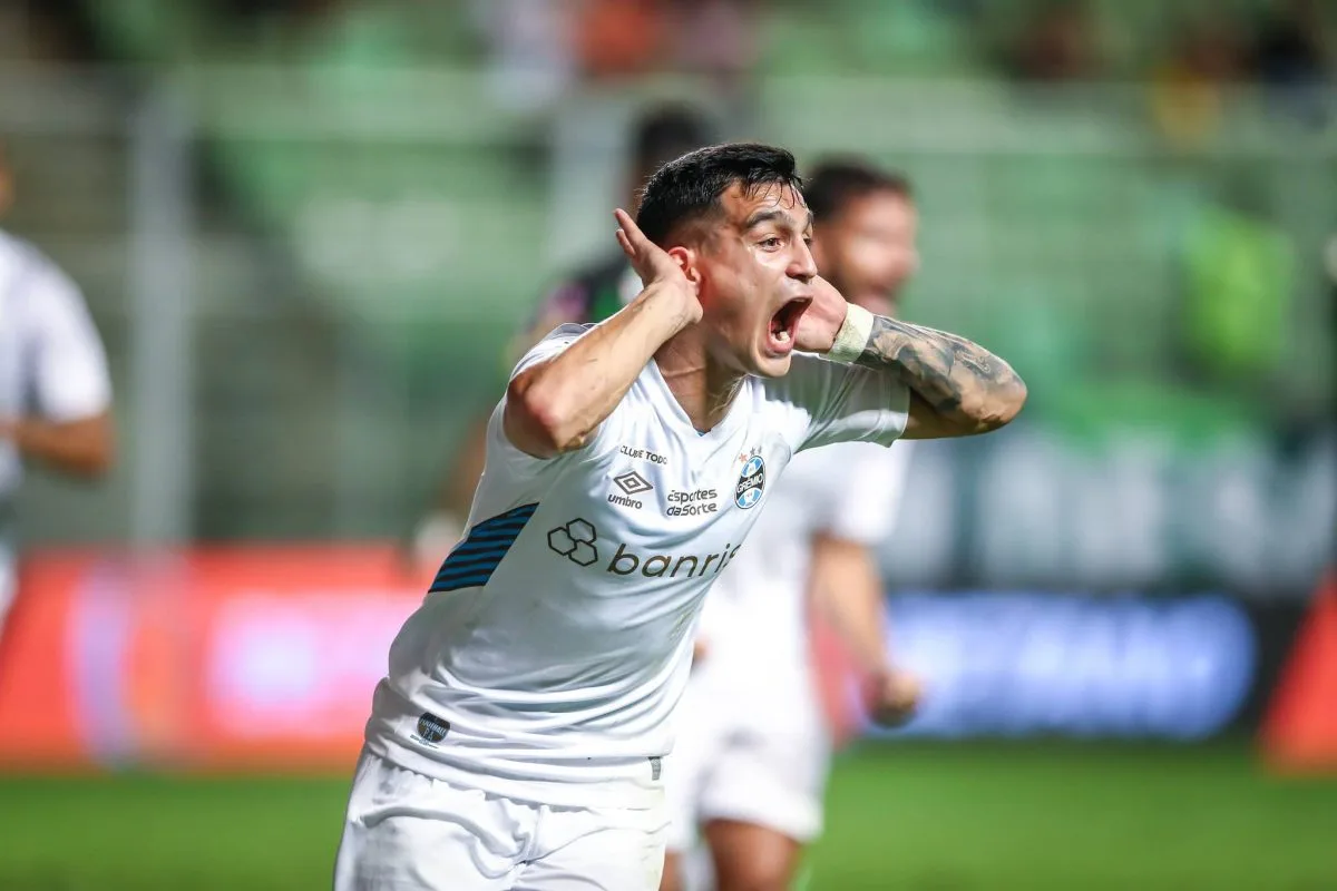 Cristaldo pelo Grêmio de Renato