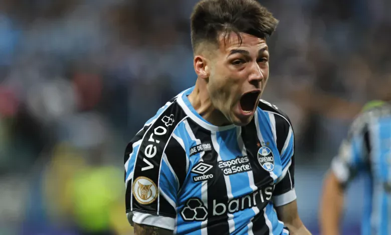 Lembra dele? Ex-Grêmio, Besozzi perde a cabeça e dá "tiro de meta" em adversário; veja Grêmio