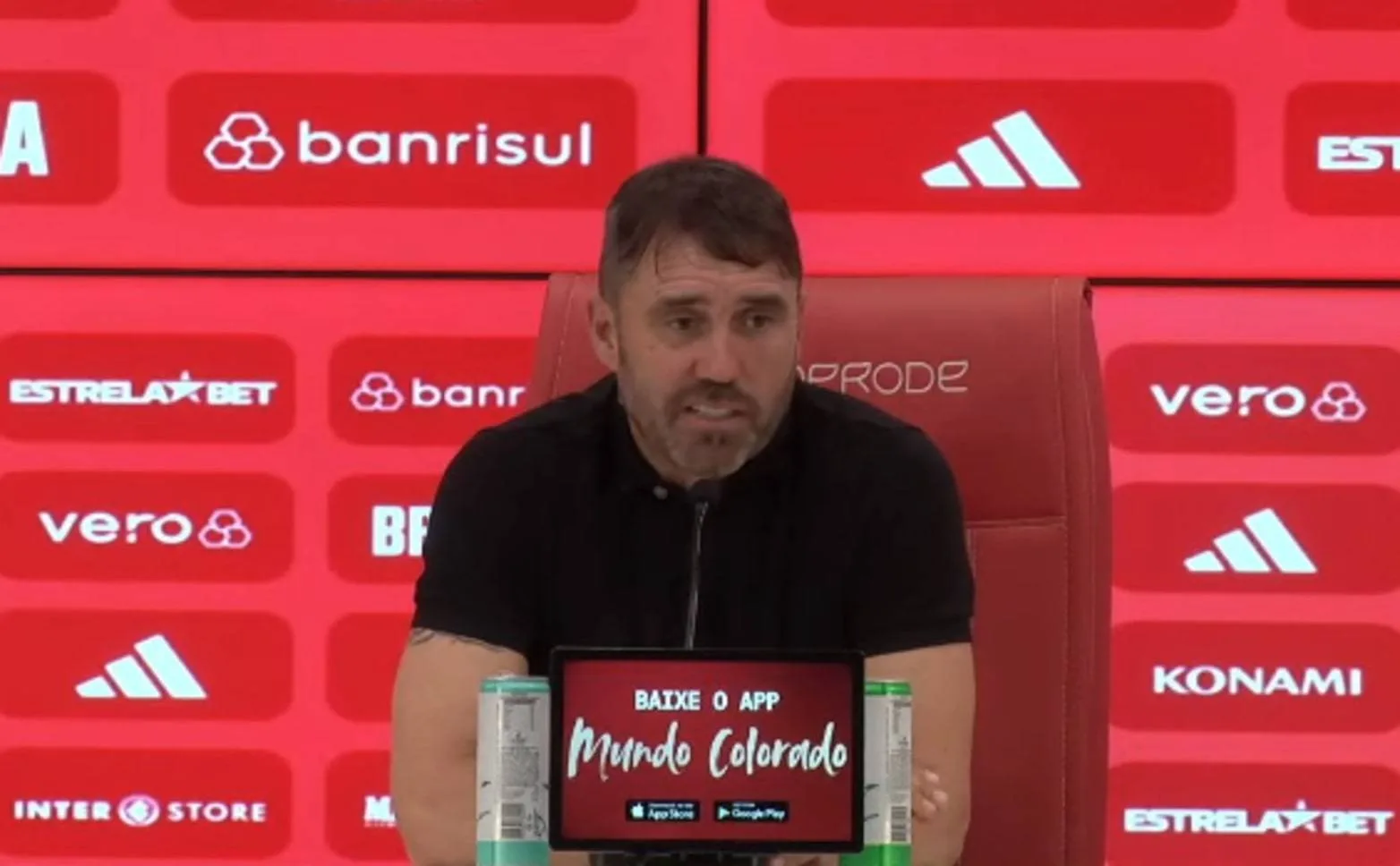 Coudet em coletiva pelo Inter