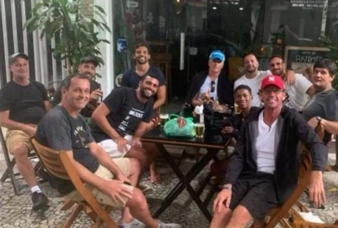 Renato faz post na web antes da volta ao Grêmio e se "livra" de amigos: "Graças a Deus" Renato