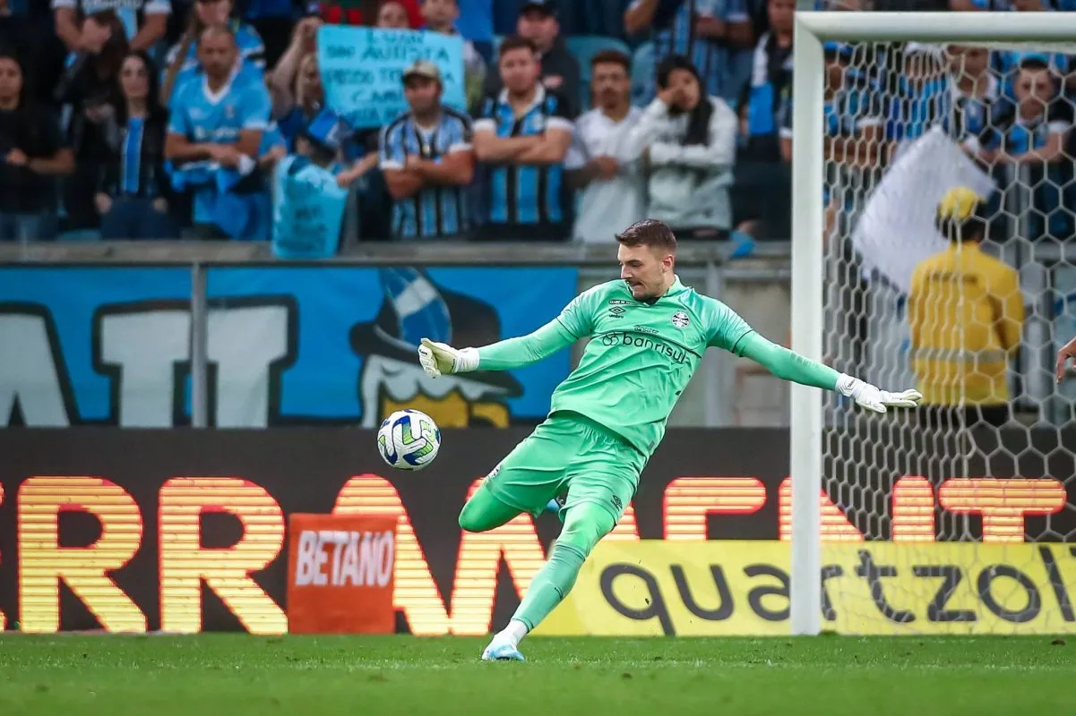 Grêmio de Renato venceu com destaque de Gabriel Grando