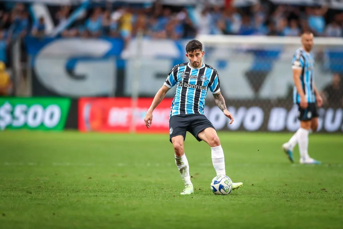 Após "vácuo" na direção do Grêmio, empresário de Villasanti se pronuncia e admite ofertas de outros times Villasanti pelo Grêmio