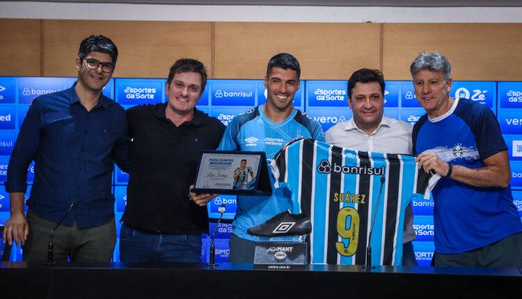 Suárez no adeus ao Grêmio de Renato