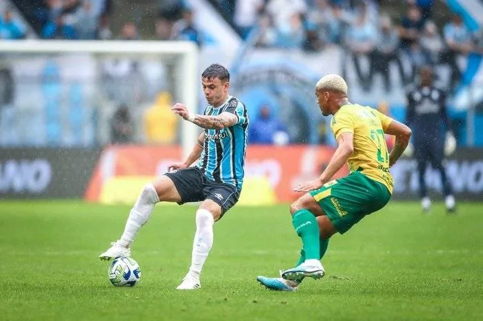 Grêmio explica por que Carballo não conseguiu mostrar todo o seu futebol no primeiro ano Grêmio tem Carballo