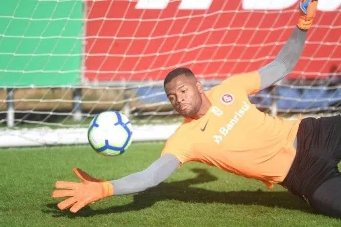 Guerrinha afirma que Grêmio quer ex-goleiro do Inter para 2024: "Pessoas bem informadas juram" Guerrinha afirma que Grêmio quer ex-goleiro do Inter para 2024: "Pessoas bem informadas juram"